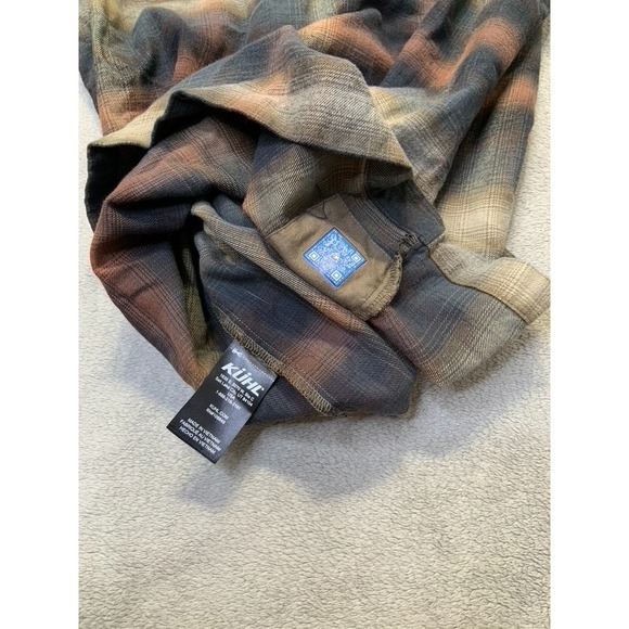 KUHL Dillinger Long Sleeve Plaid Flannel Shirt Red and Gray Mens Size "M" - Picture 3 of 8
